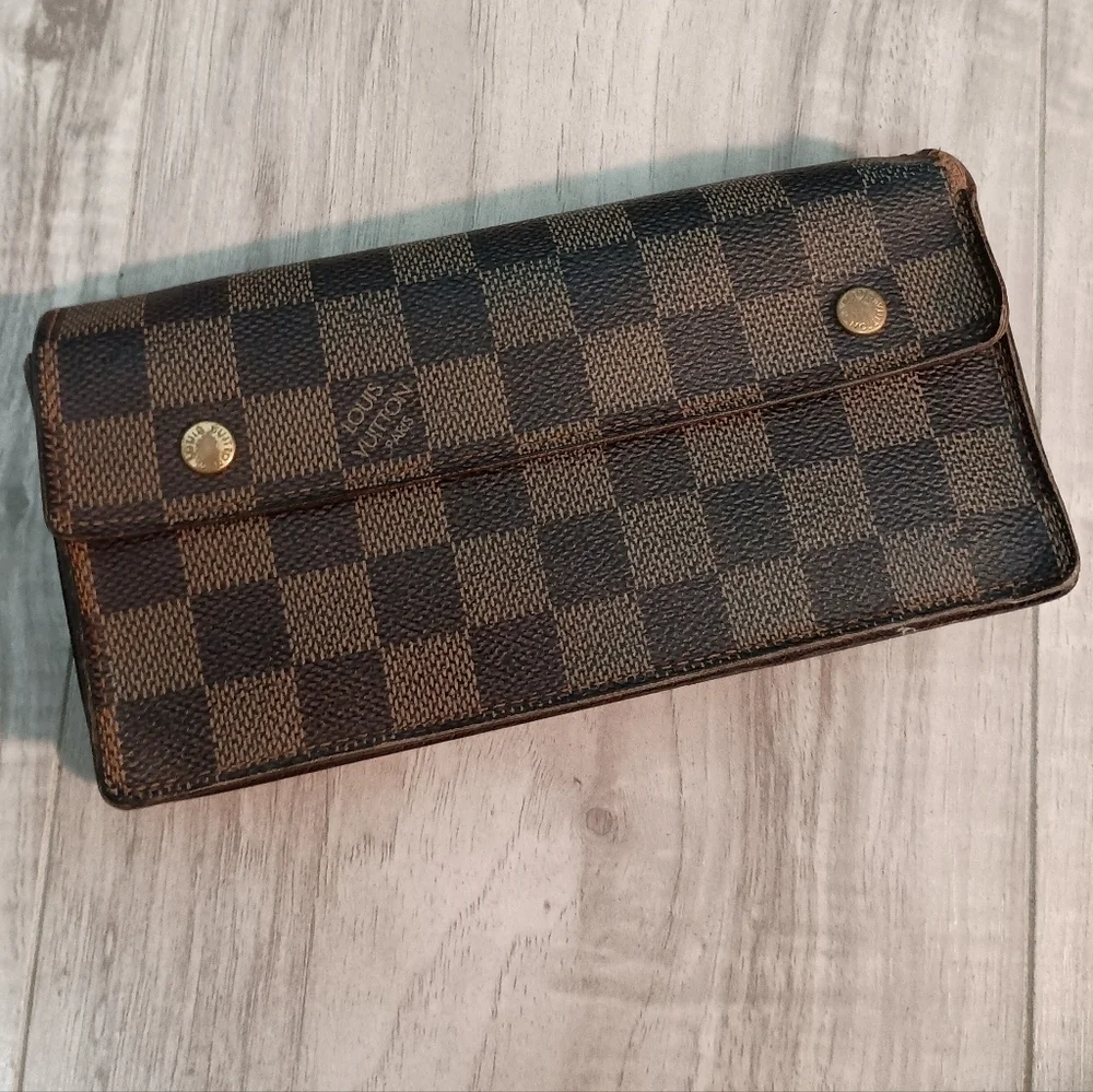 LOUIS VUITTON Damier Ebene Accordion Bifold Long Wallet
